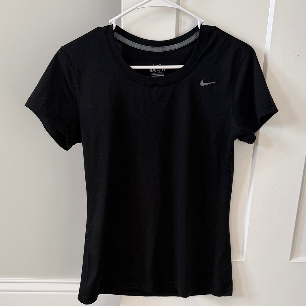 Nike Women's Black Short Sleeve Tee Dri Fit small